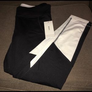 DKNY WORKOUT PANTS BLACK AND WHITE LARGE